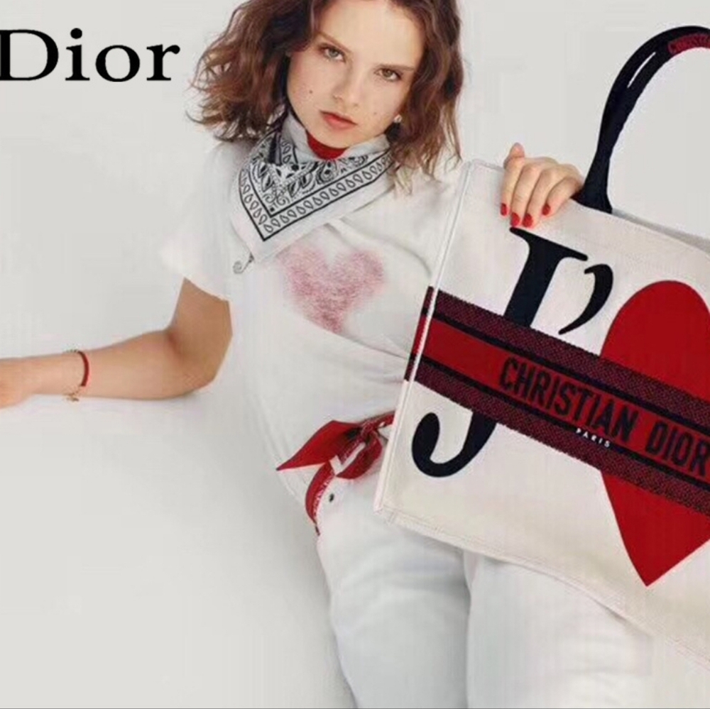 ❤️ Christian Dior LIMITED EDITION Large Book Tote DiorAmour Je T'aime  LIKE NEW✨ - Picture 5 of 16